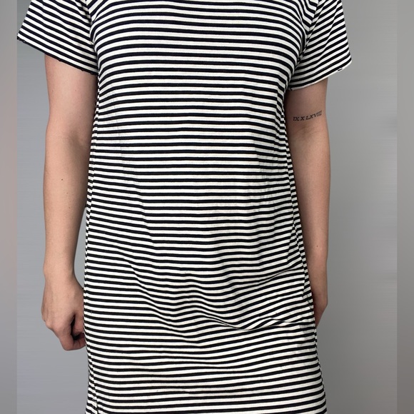 AMO Denim Twist Dress in Mini Stripe Crewneck Short‎ Sleeve Relaxed - Picture 3 of 6